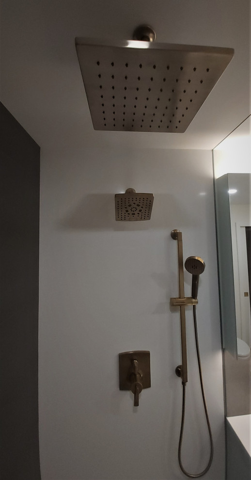 Barrhaven Modern Ensuite Bathroom