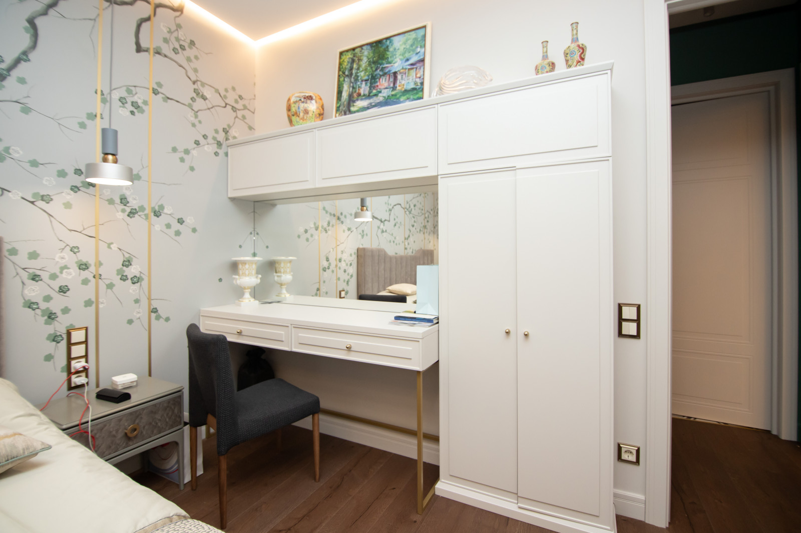 Меблировка спальной комнаты в стиле неоклассика