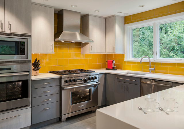 Modern Media Kitchen contemporaneo-cocina
