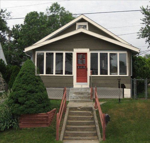 Building front steps to house