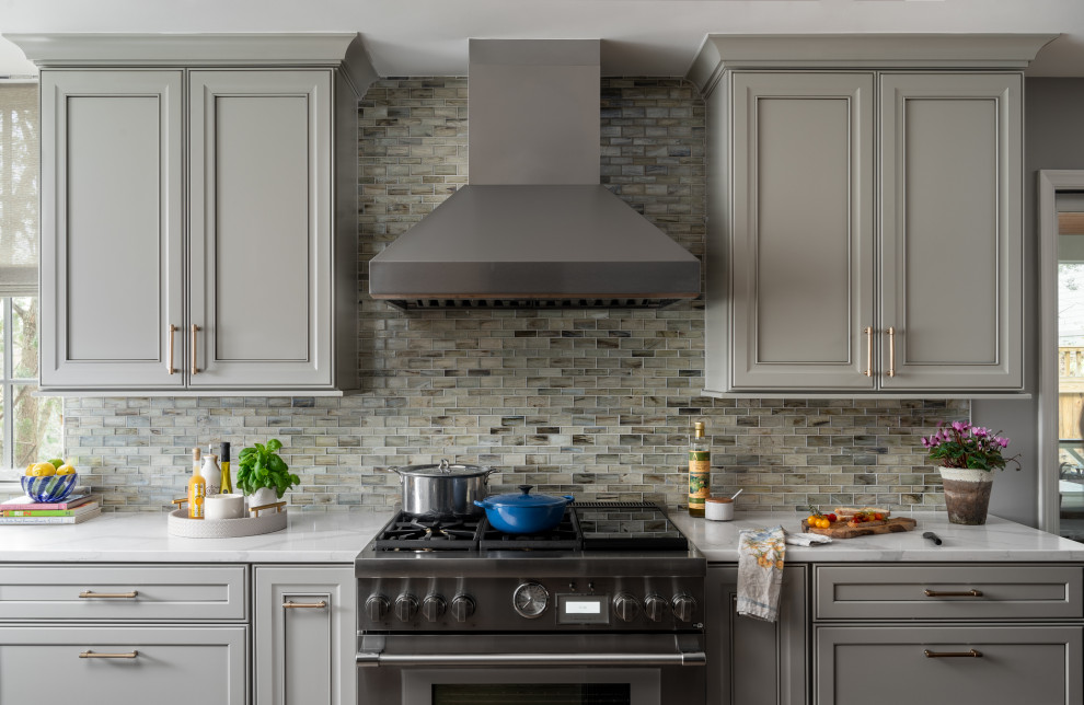 Transitional kitchen photo in DC Metro