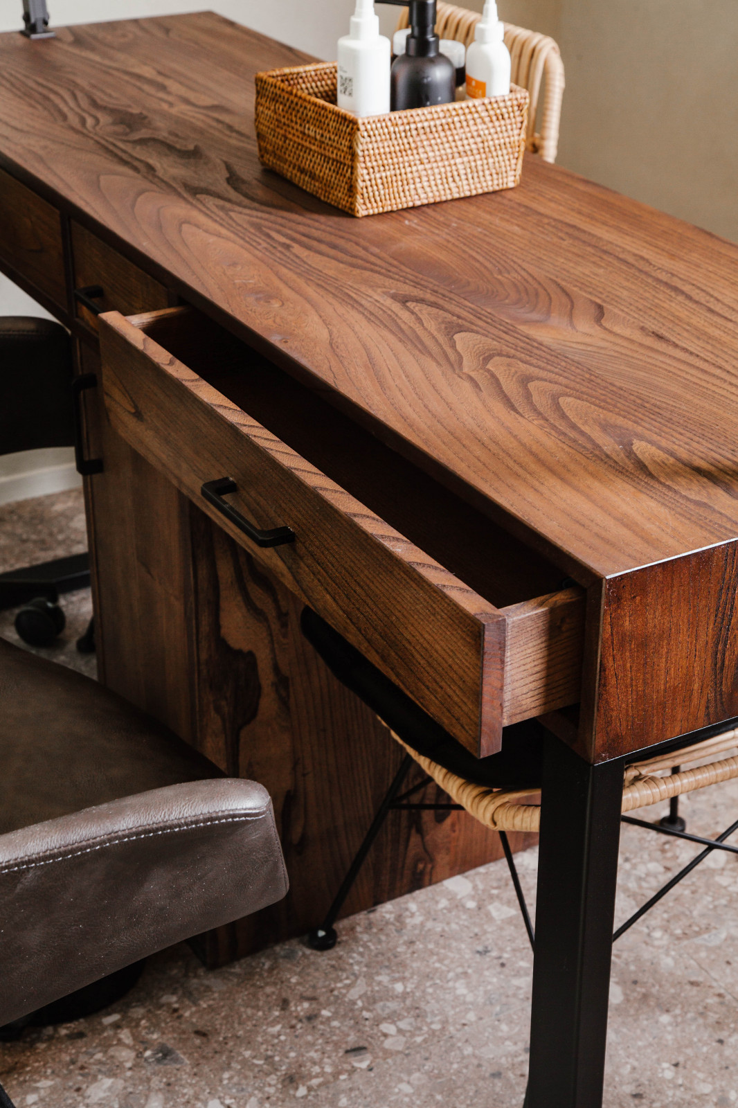 Мебель из массива