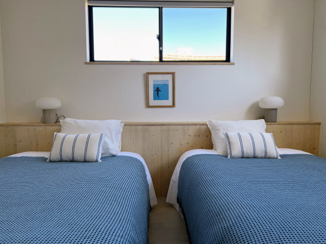 Wave Villa japanisch-modern-schlafzimmer