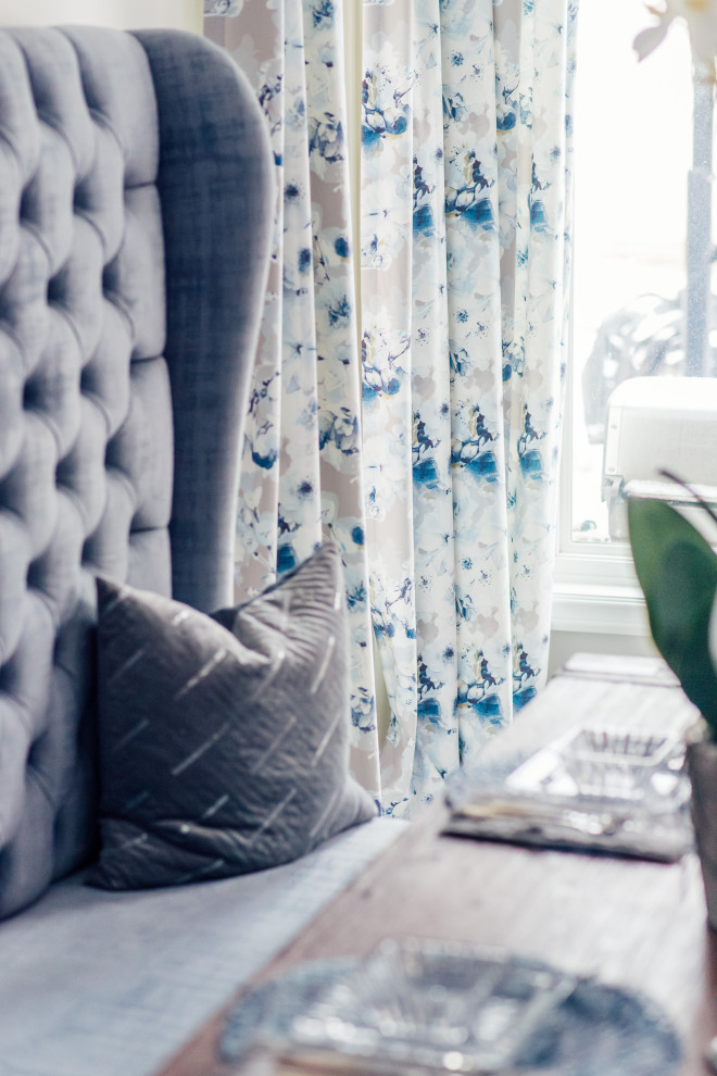 Transitional home design photo in Toronto