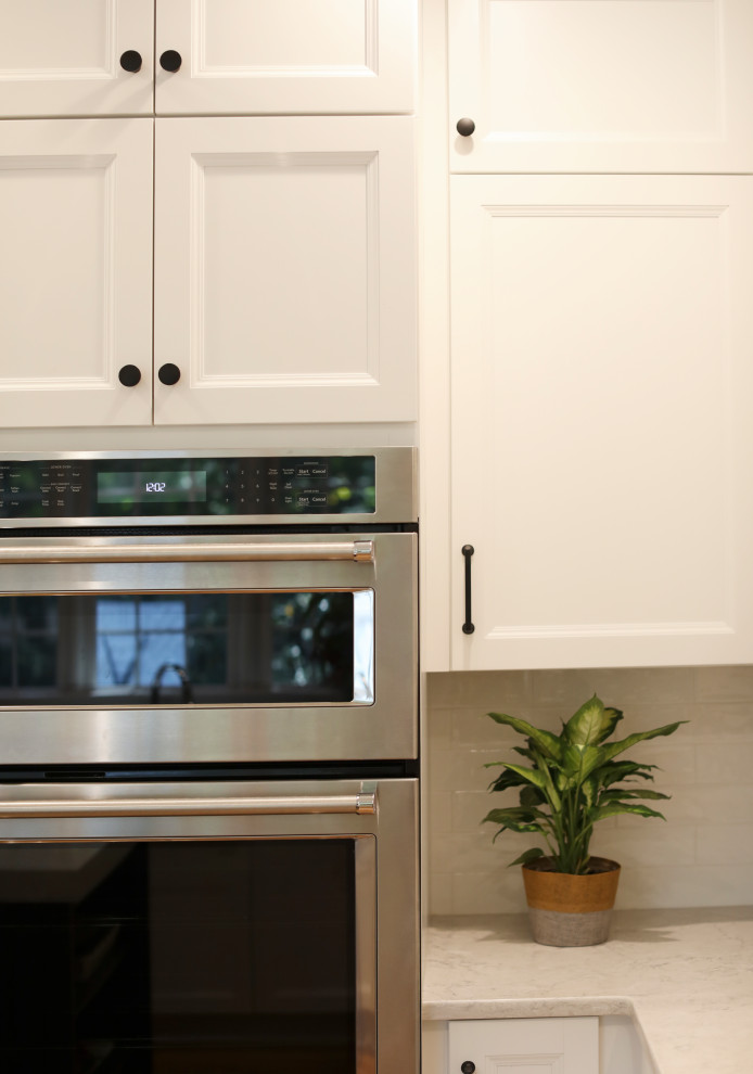 Home design - transitional home design idea in Boston