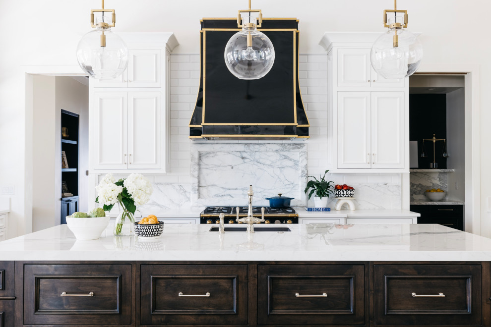 Transitional kitchen photo in Phoenix