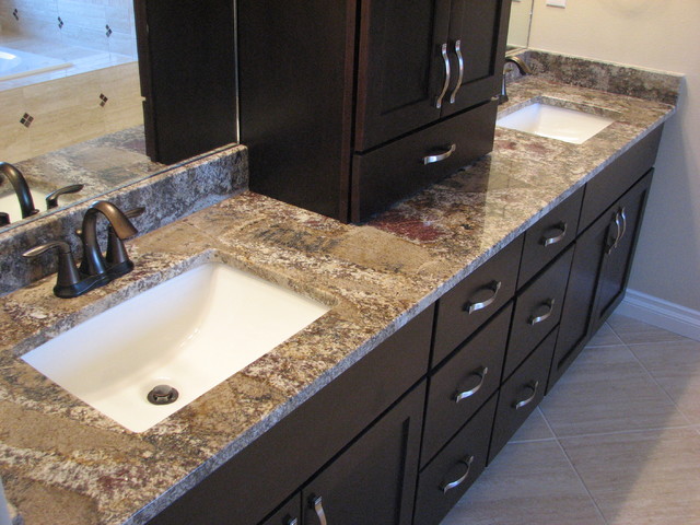 Chocolate Bordeaux Granite On Cherry Espresso Cabinets Modern