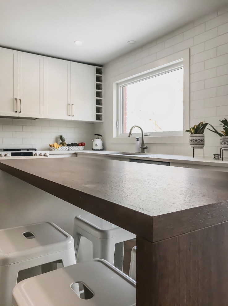 Transitional Modern Kitchen + Dining Barrie, ON Modern Kitchen