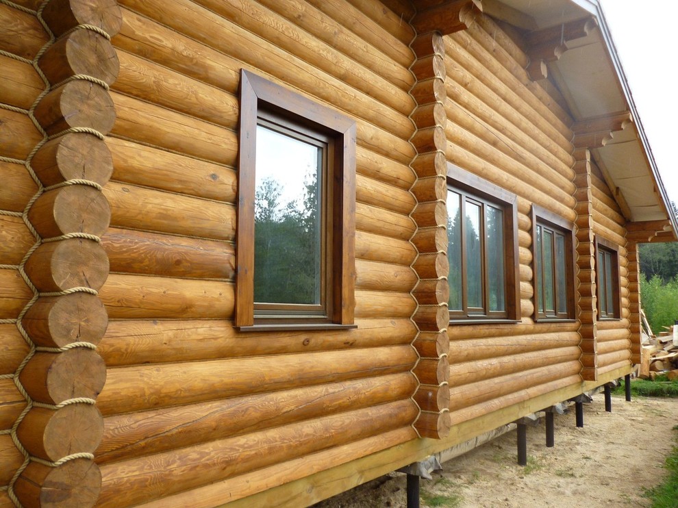 производим работы по шлифовке, покраске, конопатке срубов