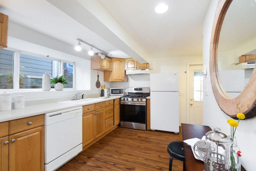 Example of an eclectic kitchen design in Seattle
