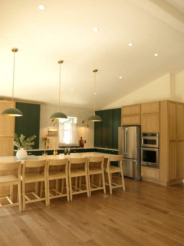 Kitchen - transitional kitchen idea