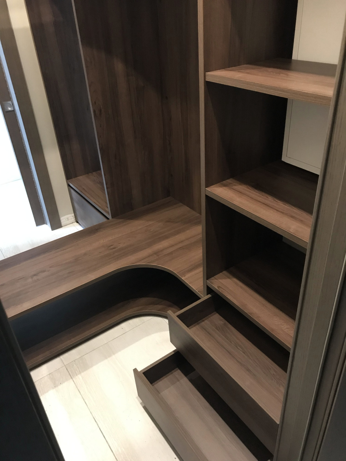 Вместительный гардероб