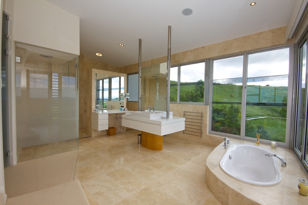 Inspiration for a mid-sized contemporary bathroom in Sunshine Coast.