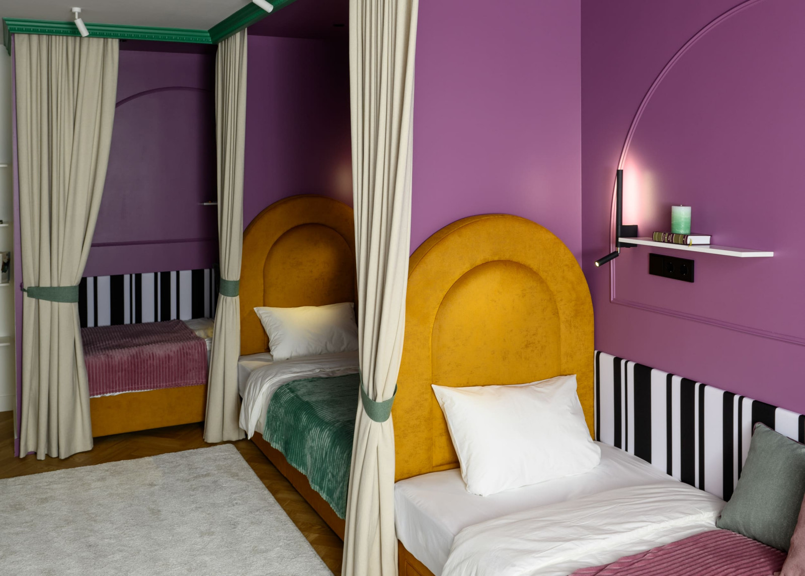 Квартирный вопрос - цветущая магнолия