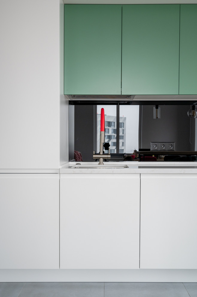 Светлая стильная кухня