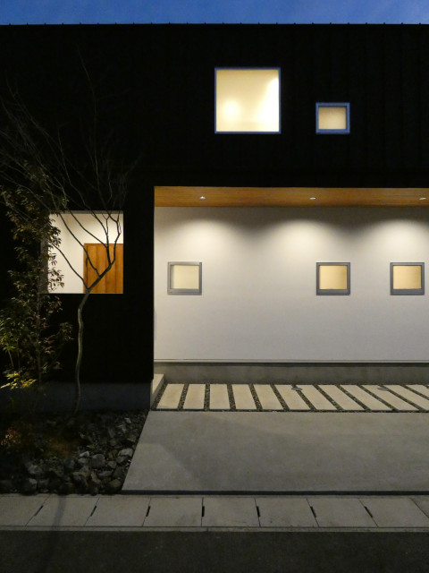 カフェのような佇まいの住宅 facciata