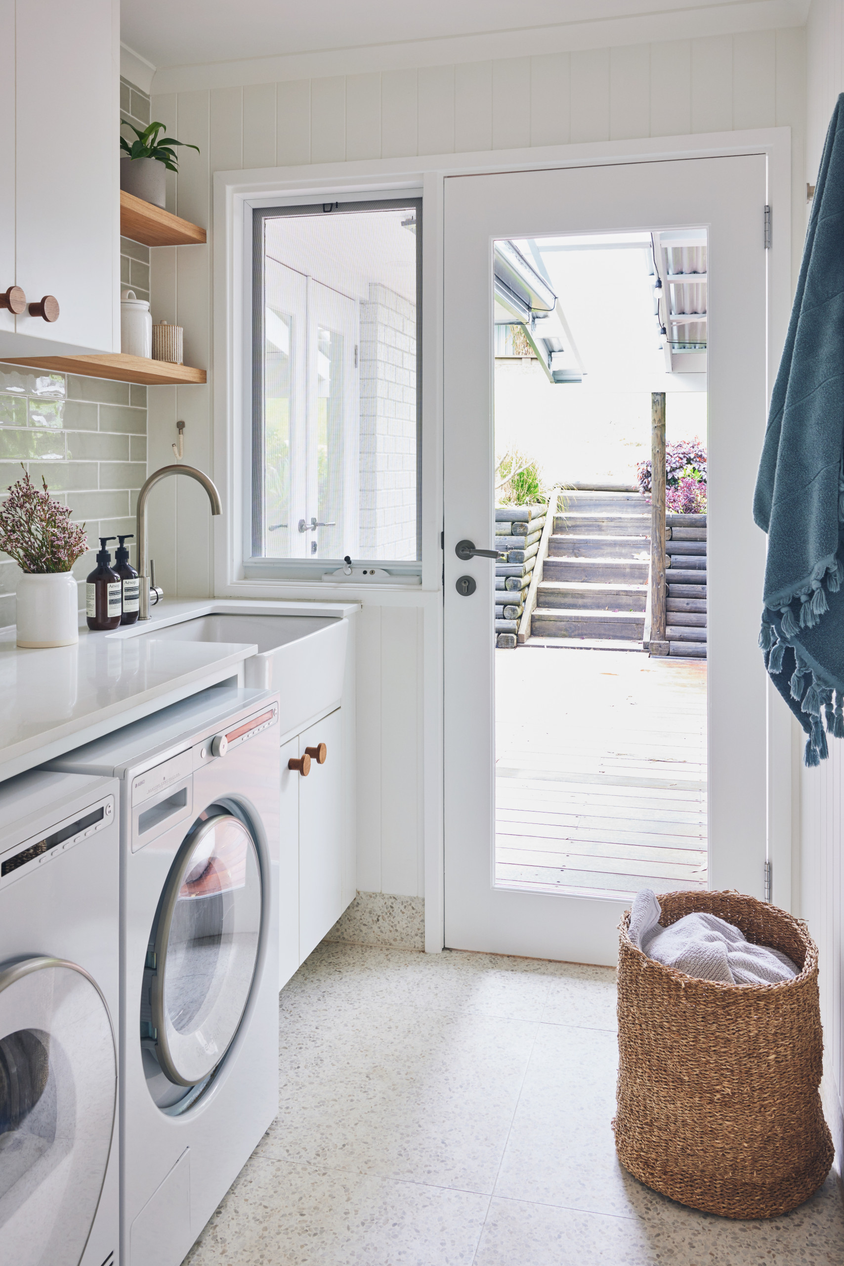 75 Beautiful Laundry Room with White Cabinets Ideas Designs February 2025 Houzz AU