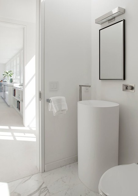 Guest Bath modern-badezimmer