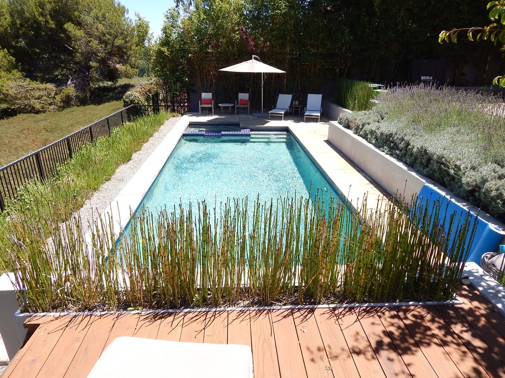 Inspiration for an asian pool in Los Angeles.