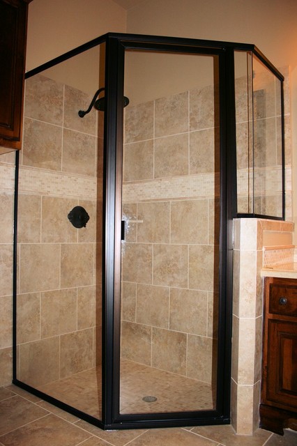 Framed Showers clasico-cuarto-de-bano