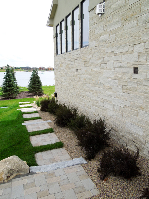 Creative Entry contemporary-garden