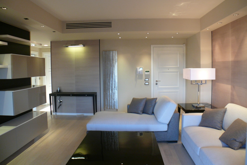 This is an example of a contemporary living room in Sydney.