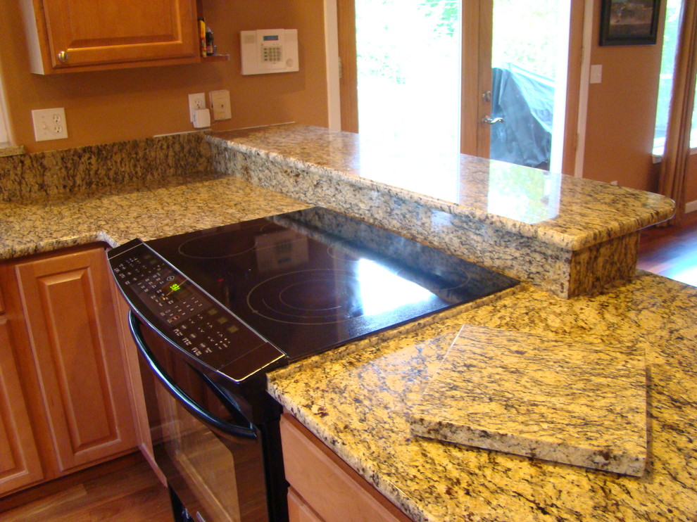 Kitchen - kitchen idea in Seattle