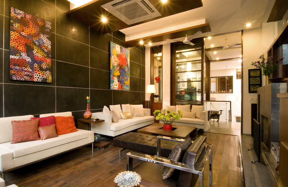 Inspiration for a contemporary living room in Delhi.