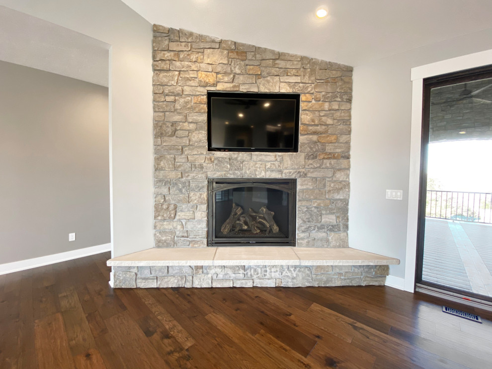 Inspiration for a rustic home design remodel in Omaha