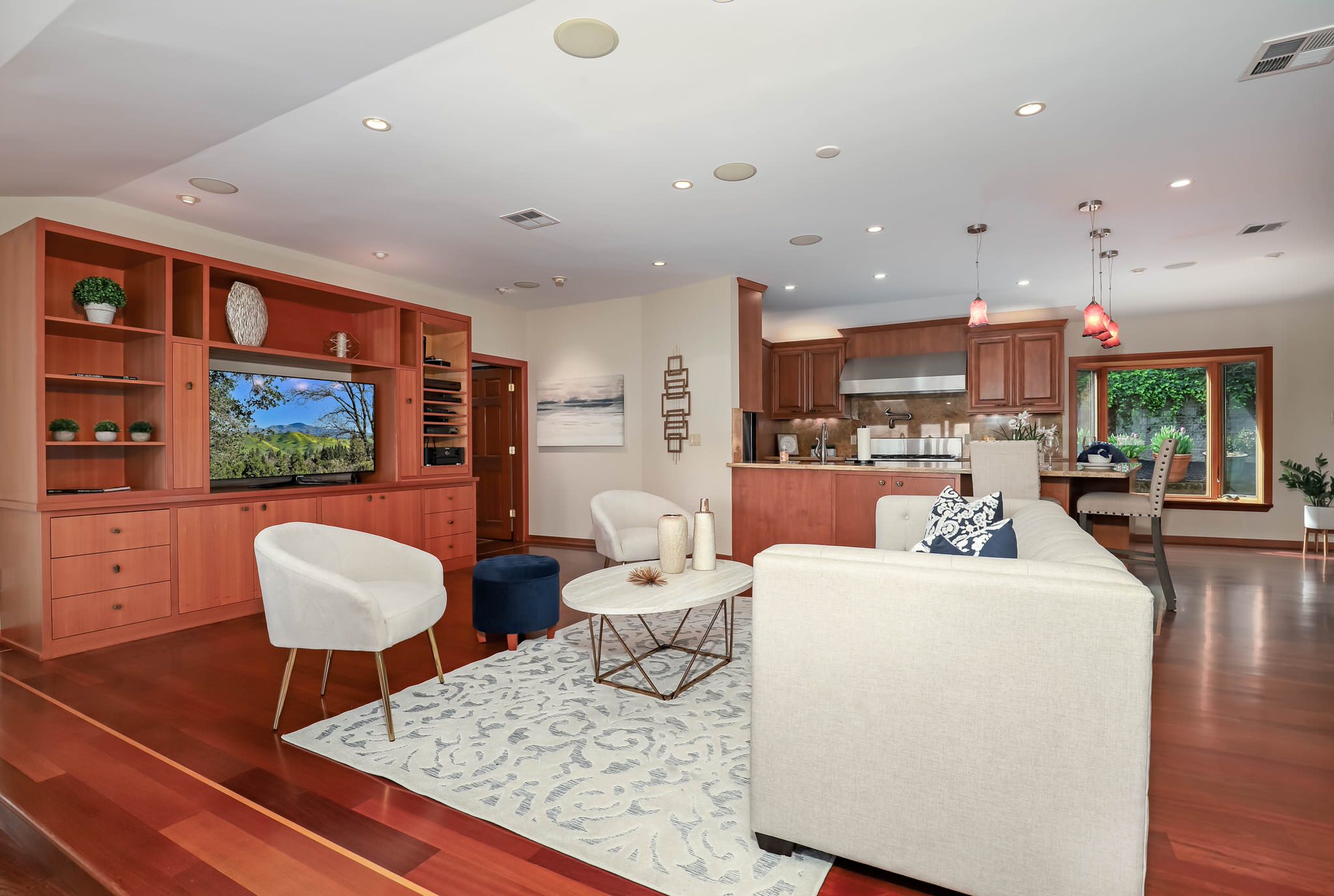 Lafayette Staging
