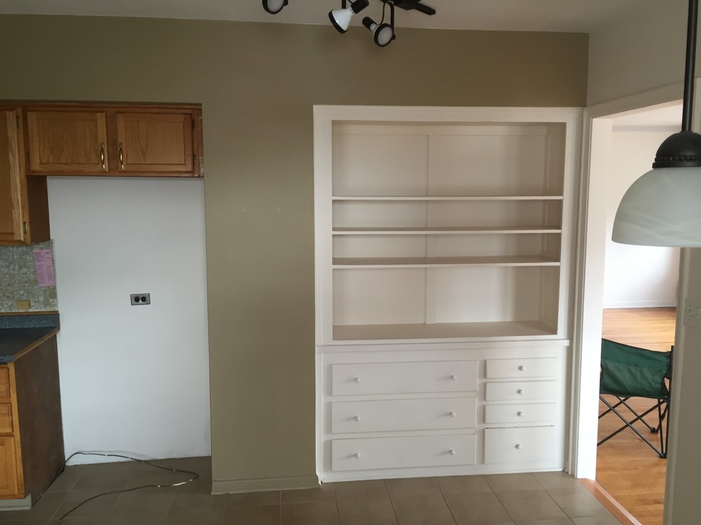 Kitchen - kitchen idea in Chicago