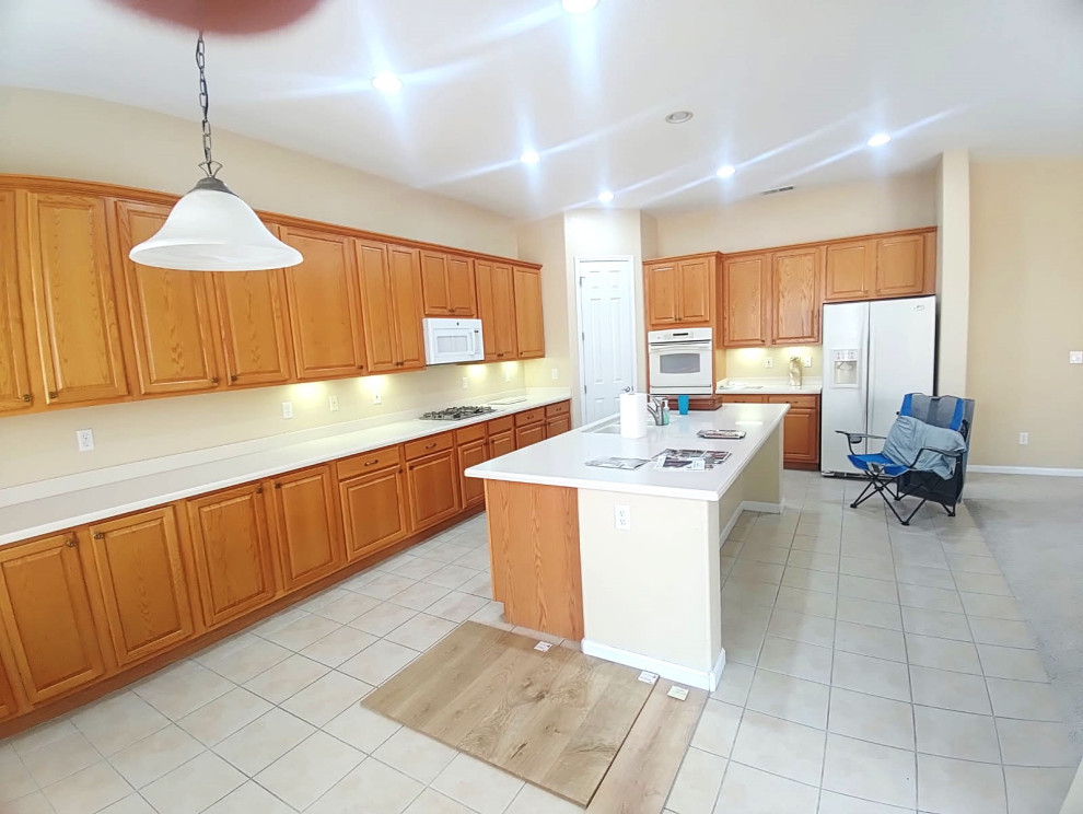 Kitchen - transitional kitchen idea