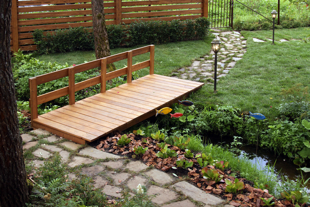 Сад у ручья