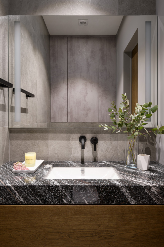 Натуральные материалы в интерьере трехкомнатной квартиры