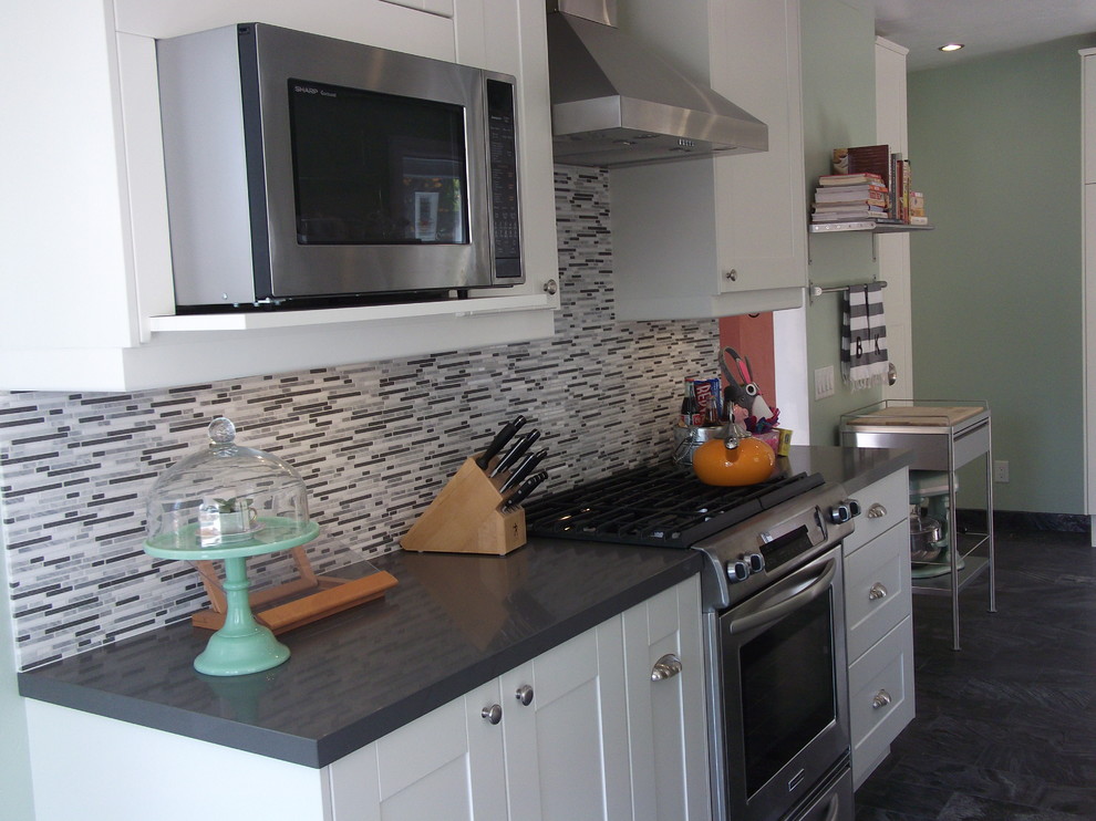 Transitional kitchen photo in Los Angeles