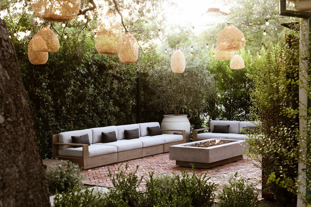 Patio - patio idea in Los Angeles