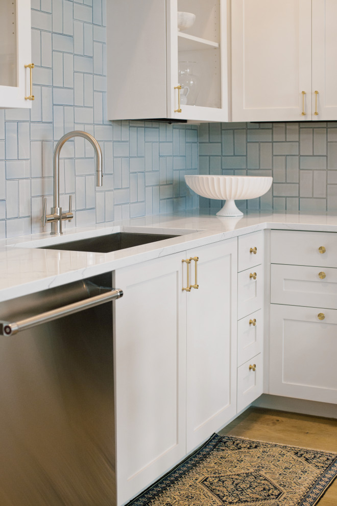 Example of a transitional kitchen design in Austin