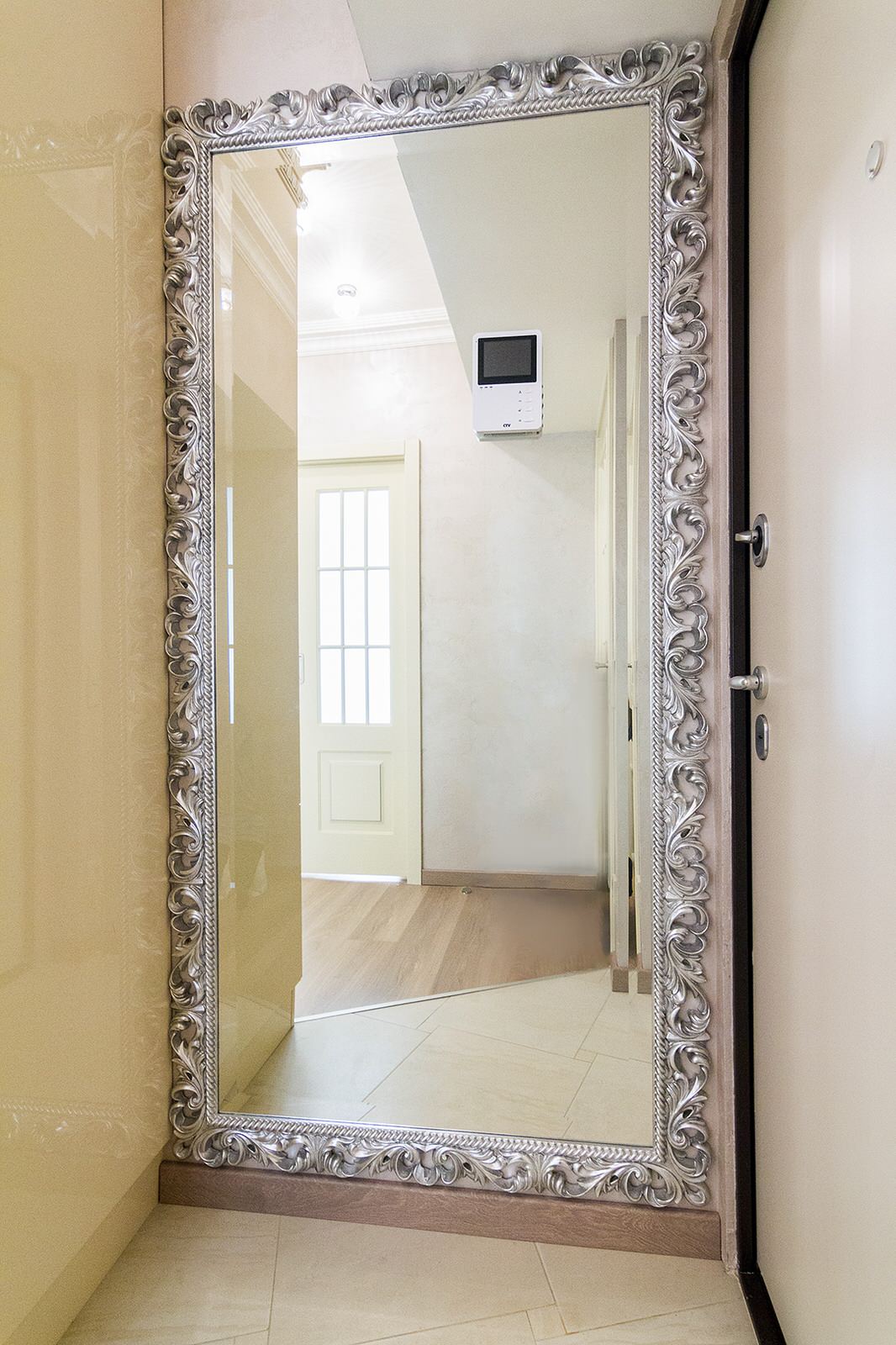 Тумба с зеркалом в багете