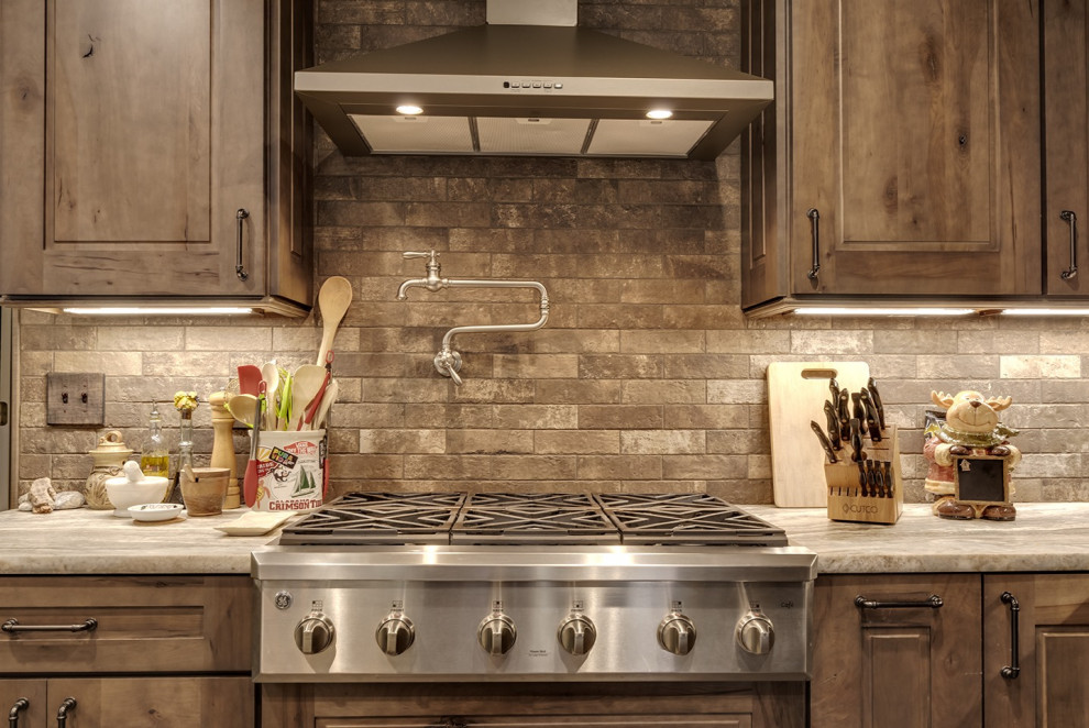 Inspiration for a rustic home design remodel in St Louis