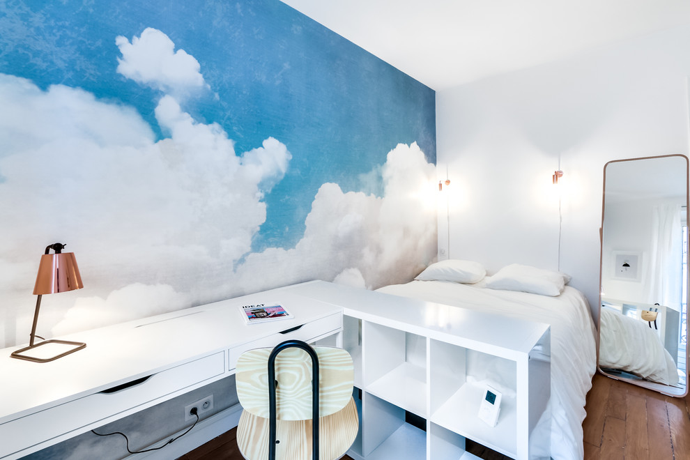 This is an example of a scandinavian bedroom in Paris.