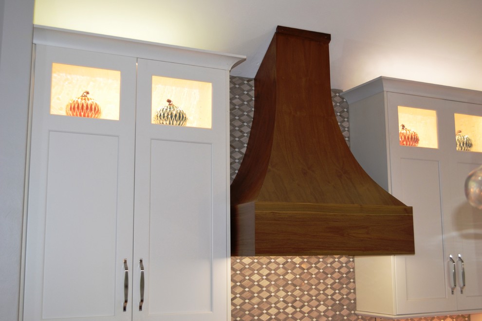 Kitchen - transitional kitchen idea