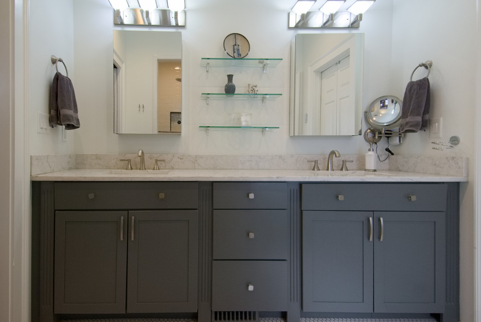 Kings Hwy Bathroom Atlanta by Professional Interiors, Inc