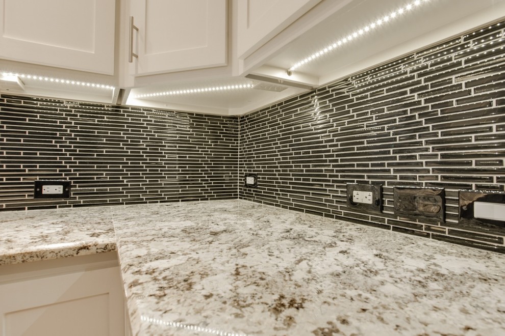 Inspiration for a transitional kitchen remodel in Dallas