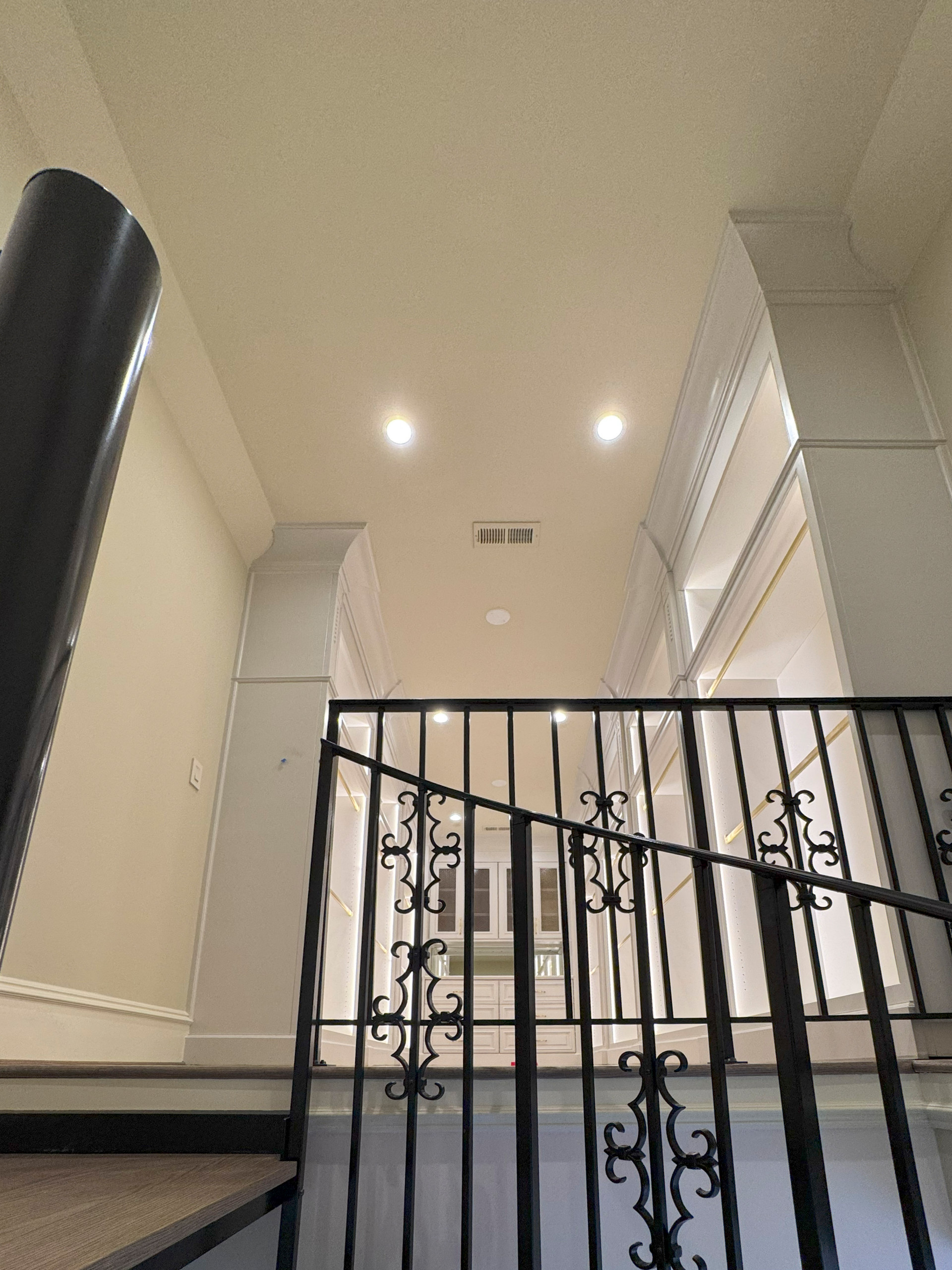 135_Vibrant Staircase with Touch of Historic Grandeur, Great Falls, VA 22066