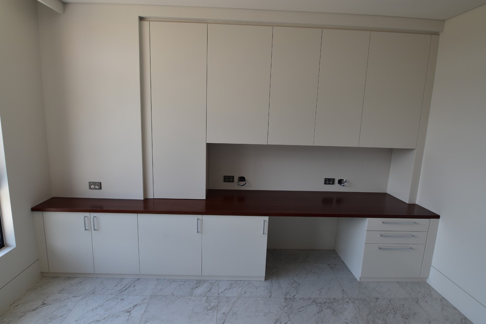 This is an example of a contemporary home office in Sydney.