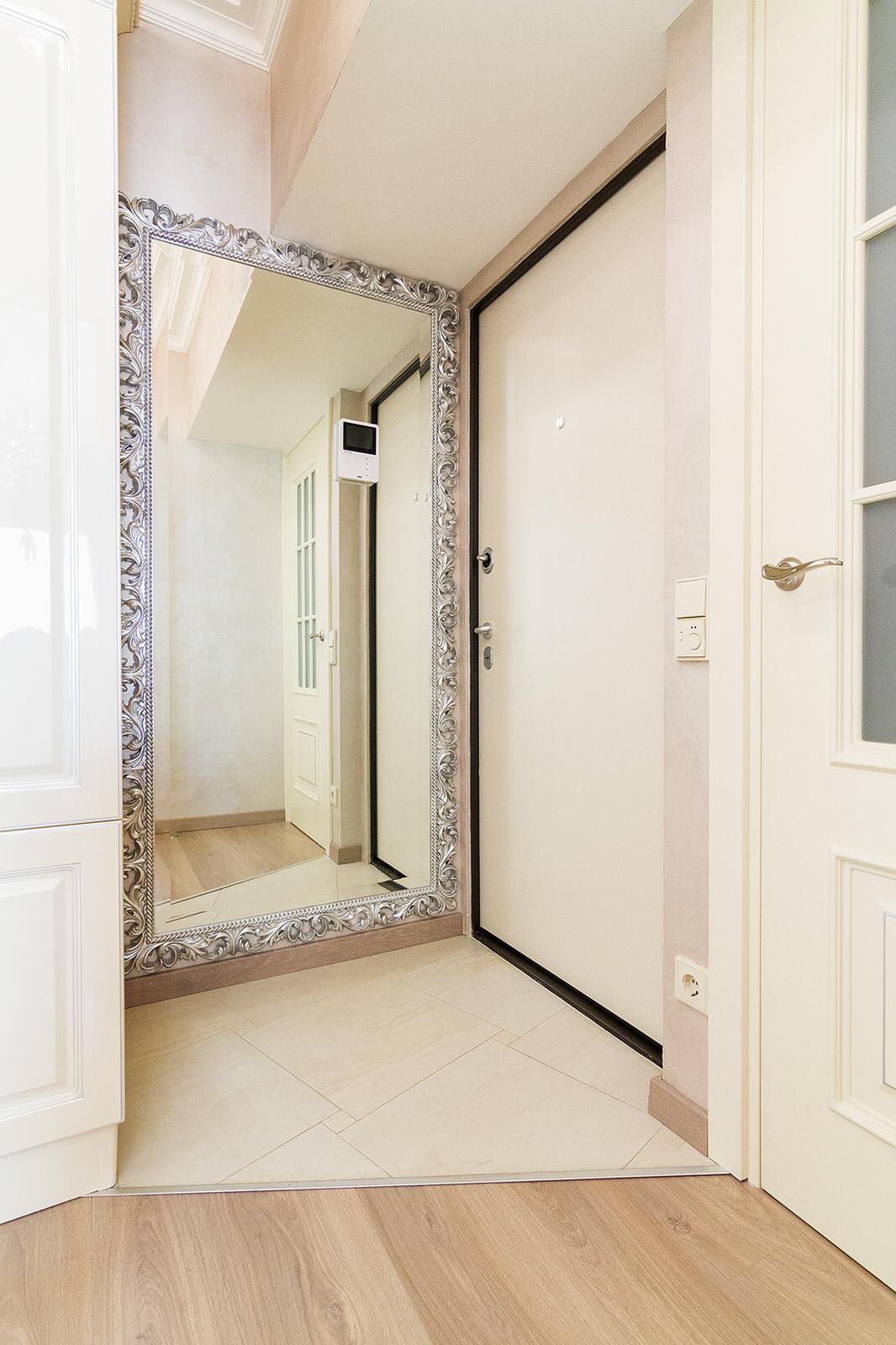 Тумба с зеркалом в багете