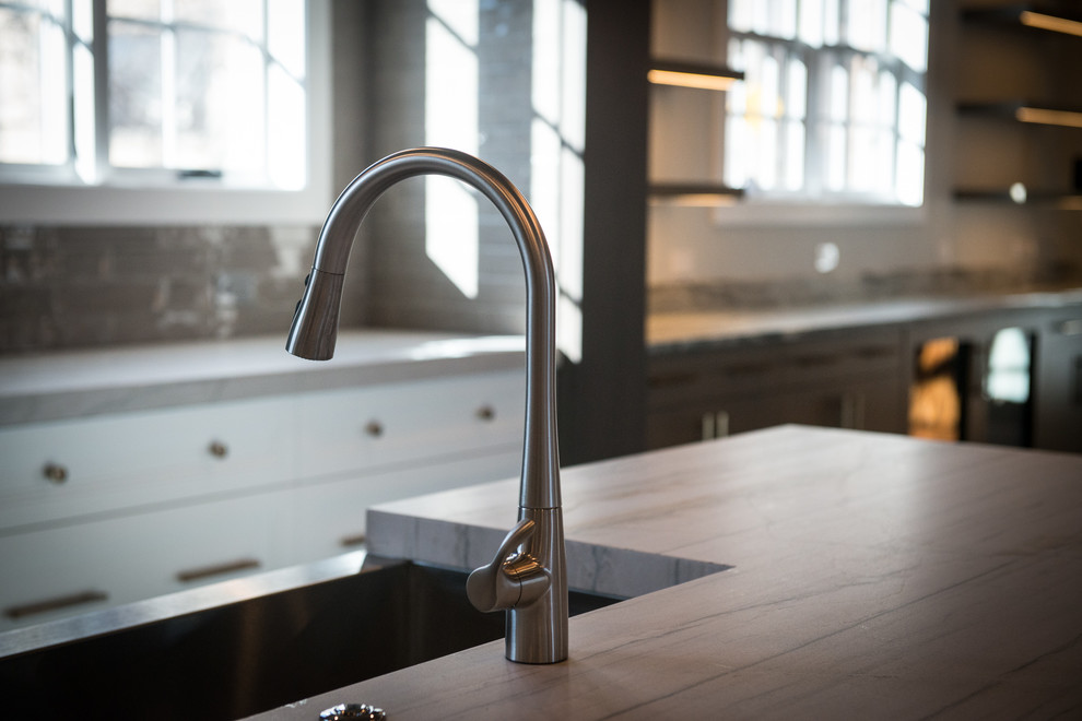 Example of a mountain style kitchen design in Chicago