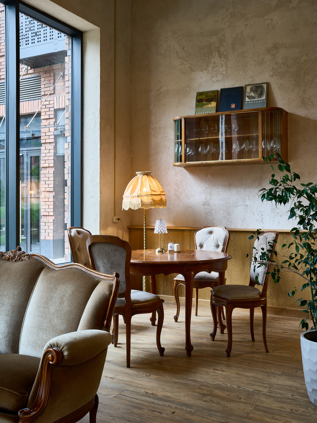 Ресторан В’Альтер в Санкт-Петербурге. Стахановцев