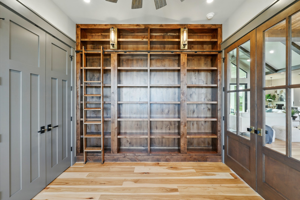 Transitional home design photo in Denver