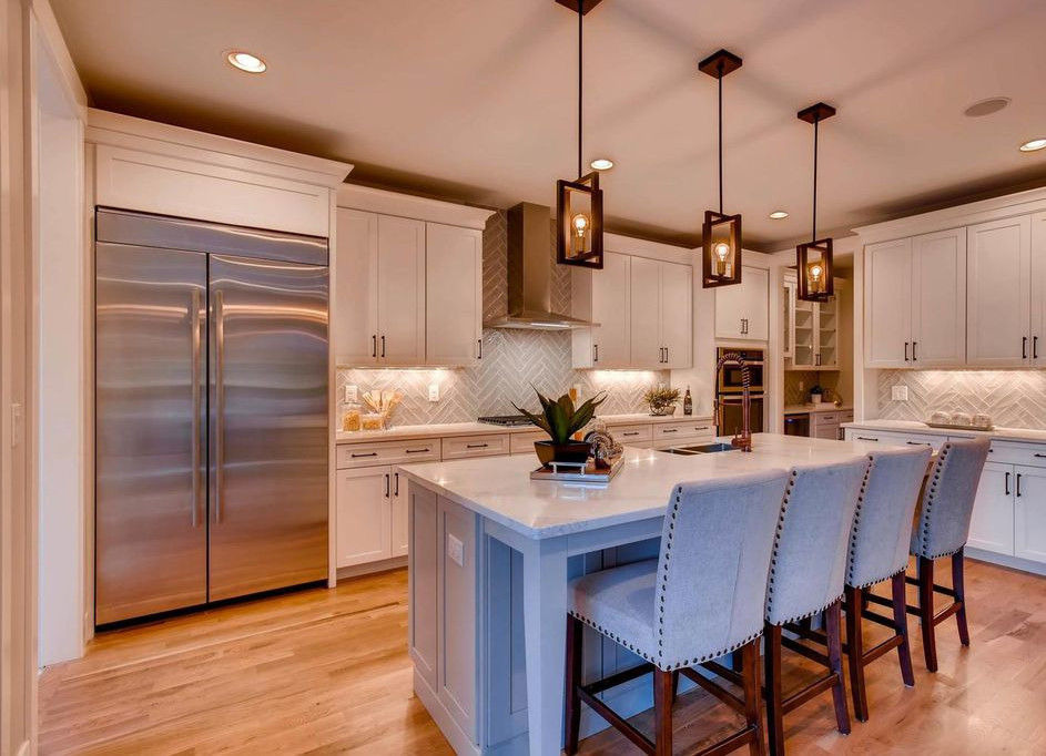 Kitchen - transitional kitchen idea in Denver